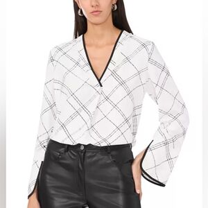 Vince Camuto Women's Ivory and Black Plaid V-Neck Top In Size (M)